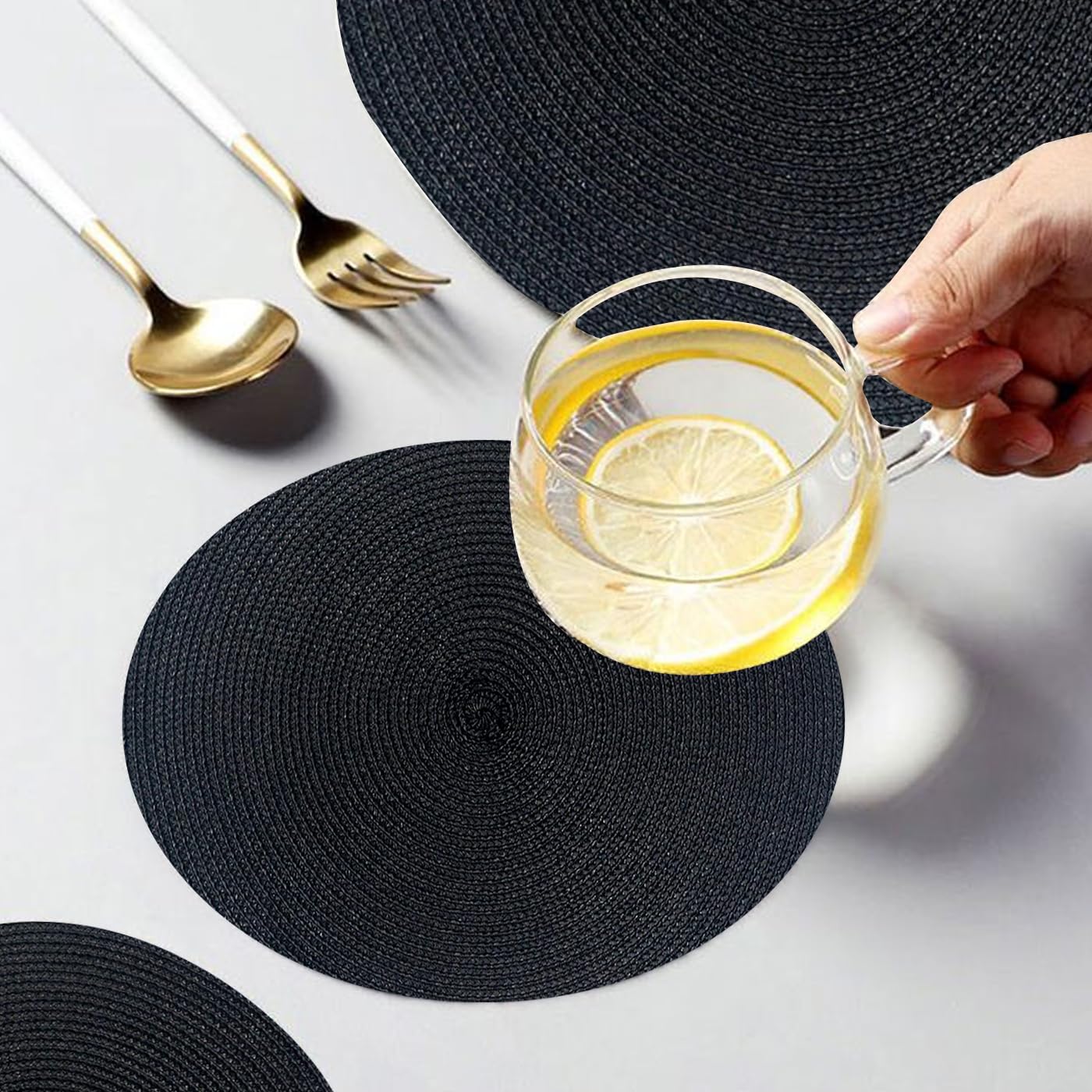 KKTECH Christmas Placemats - Set of 4 Round Place Mats for Table, Washable & Waterproof Table Mats, Heat Resistant for Home, Party, Wedding Décor, 38cm
