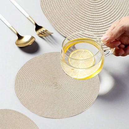 KKTECH Christmas Placemats - Set of 4 Round Place Mats for Table, Washable & Waterproof Table Mats, Heat Resistant for Home, Party, Wedding Décor, 38cm