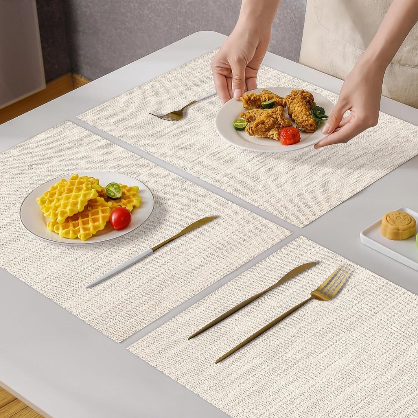 KKTECH Placemats Set of 6, Washable Non-slip Heat Insulation Woven Vinyl Place Mats for Table, Elegant Table Mats for Kitchen and Dining Room, Perfect for Home Decor (18"x12")