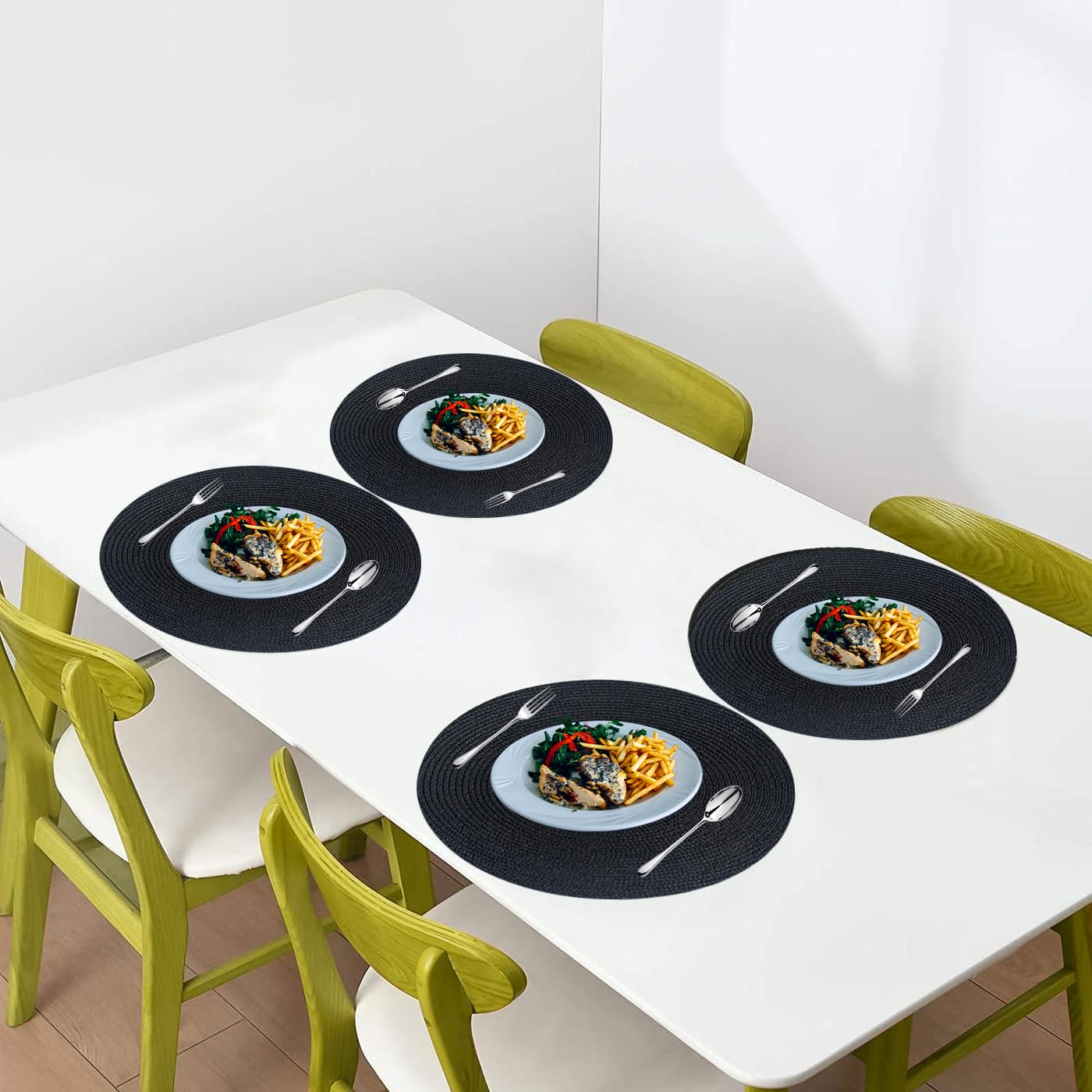 KKTECH Christmas Placemats - Set of 4 Round Place Mats for Table, Washable & Waterproof Table Mats, Heat Resistant for Home, Party, Wedding Décor, 38cm